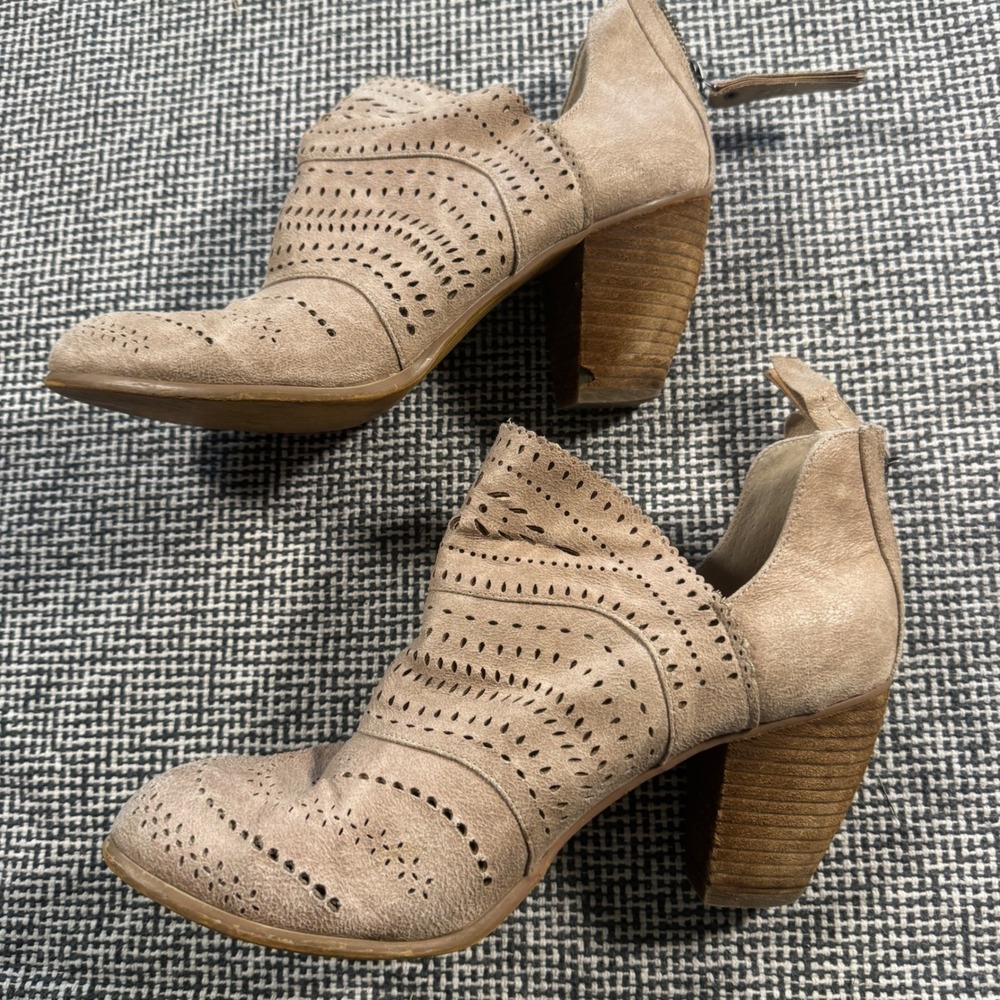 Not Rated Tan Perforated Laser Cut Western Ankle Booties Block Heel Womens 10